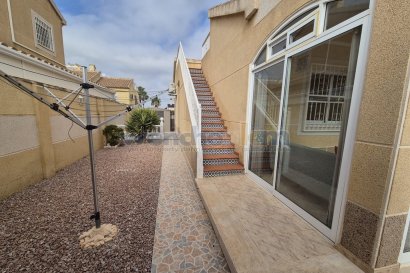 Videresalg - Frittliggende villa -
Orihuela Costa - Los Altos