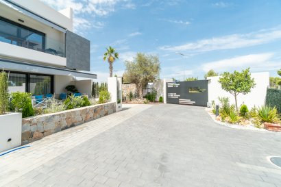 Neue Gebäude - Bungalow-Apartment -
Torrevieja