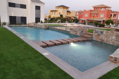Neue Gebäude - Bungalow-Apartment -
Torrevieja
