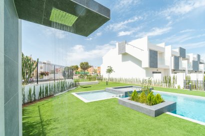 Neue Gebäude - Bungalow-Apartment -
Torrevieja