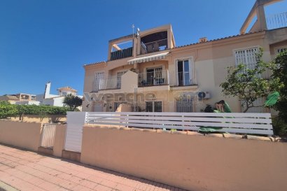 Resale - bungalow -
Orihuela Costa - Las Chismosas