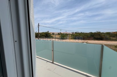 Wiederverkauf - Freistehende Villa -
Torrevieja - La Siesta - El Salado -  Torreta