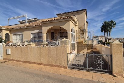 Återförsäljning - Quatro -
Orihuela Costa - Los Altos