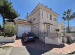 Wiederverkauf - Freistehende Villa -
San Miguel de Salinas