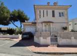 Wiederverkauf - Freistehende Villa -
San Miguel de Salinas